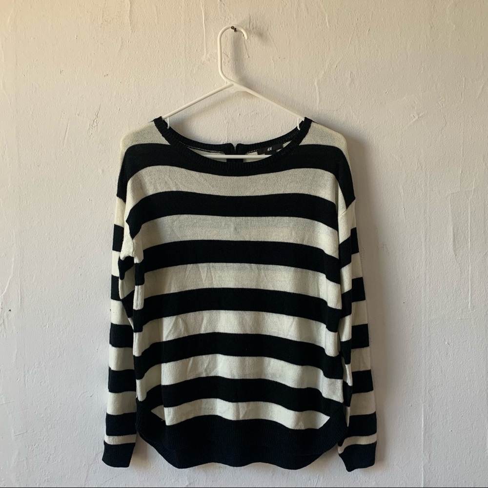 H&M Lightweight Black and White Striped Sweater xs